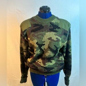 Vintage Cabela’s 100% wall sweater, camo/military gear